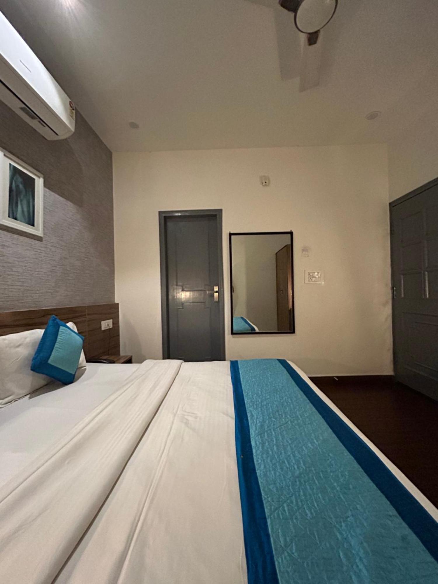 Gallivanto Inn - Rohini Delhi  Luaran gambar